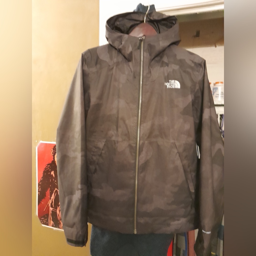 Men’s North Face Water Resistant Windbreaker Small